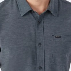 O'Neill TRLVR UPF TRAVERSE SOLID STD SHIRT 10 O'Neill TRLVR UPF TRAVERSE SOLID STD SHIRT -O’Neill shop trvlrupftraversesolidstd SP3104108 blk 4